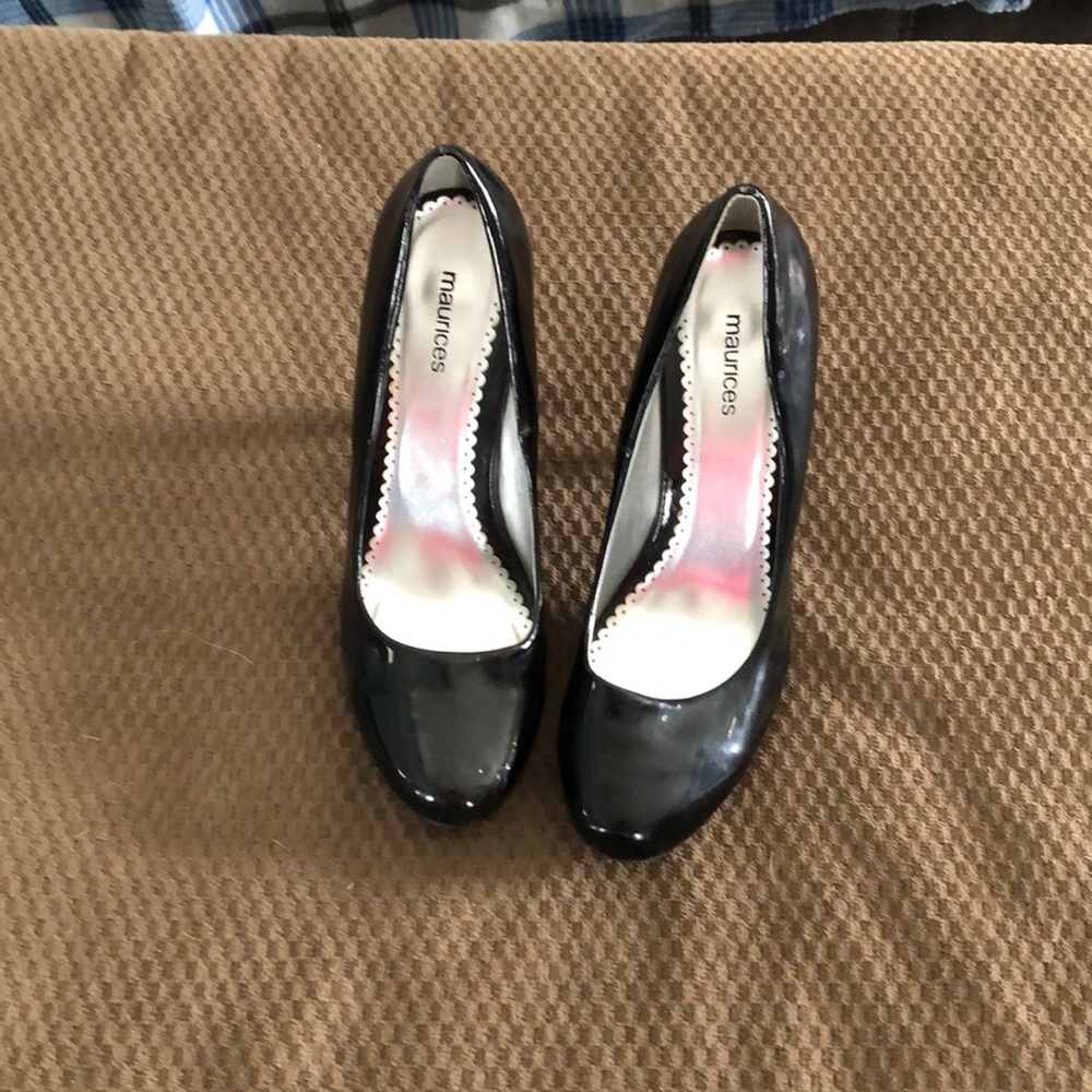 Beautiful size 9 pumps